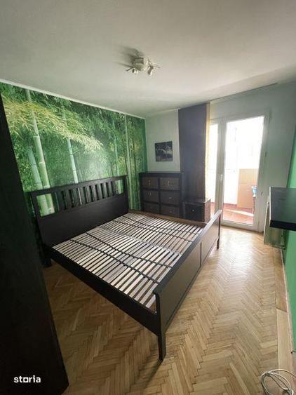 Apartament cu 3 camere semidecomandat, mobilat în Pajura
