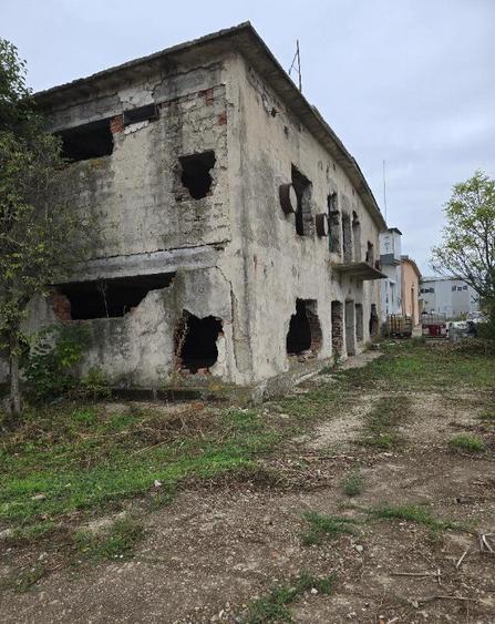 Hala , SC total 2048 MP , P+E, trifazic , teren 2000 mp, zona Borsului - 5