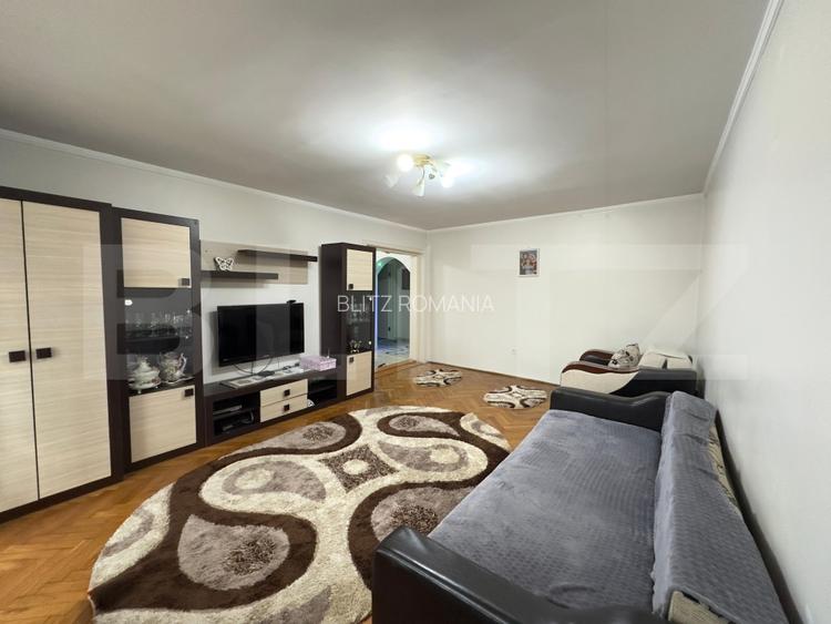 Apartament de inchiriat cu 3 camere decomandat, 81 mp - zona Cetate