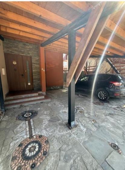 Duplex cu 6 camere cu Canalizare în Central