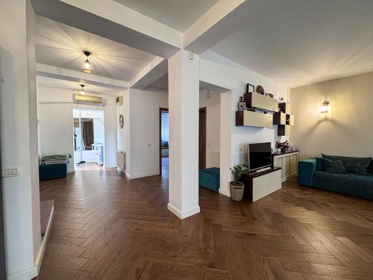 Casă individuală cu 5 camere cu Canalizare în Ovidiu