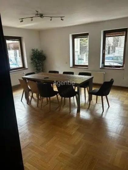 Vila Office Space,1 Etaj intreg,Guvern, Parcare, Pia?a Victori