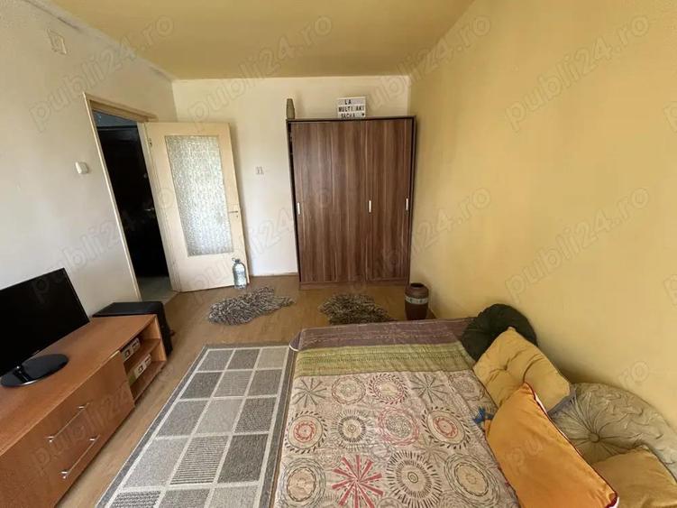 Vand gars.conf I, in Micalca zona 300 pe Faleza Muresului, et.3 din 4,st.37 mp. - 3