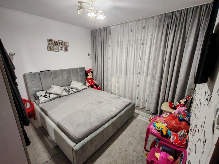 Vând apartament cu 2 camere zona nord  - 7