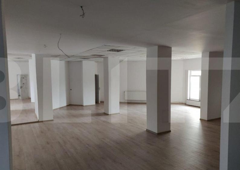 Spatiu in zona centrala, compartimentat, finisat nou - 10