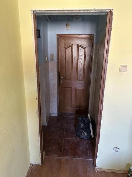 Vand apartament cu 3 camere etaj 4 in Media? - 1