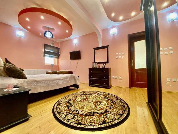 Urgent/Vânzare Casa/Vila, 4+ camere, teren 346 mp,  Targoviste, zona Micro 4 - 18