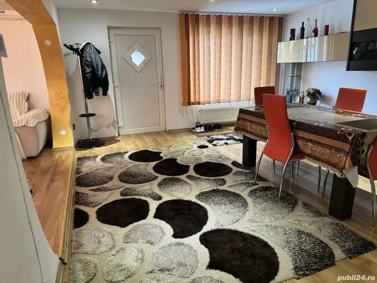 Vand sau schimb cu apartament 3 camere casa in Valcea - 1