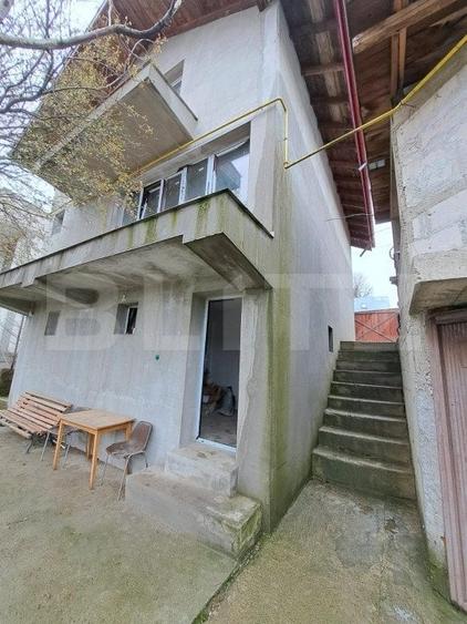 Casa la rosu 4 camere, 169mp, piata Pacurari - 2