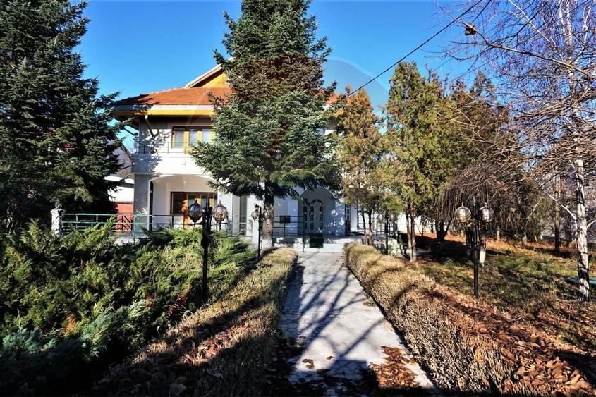 Casa/vila 7 camere de inchiriat in Bucuresti, Bucurestii Noi - 1