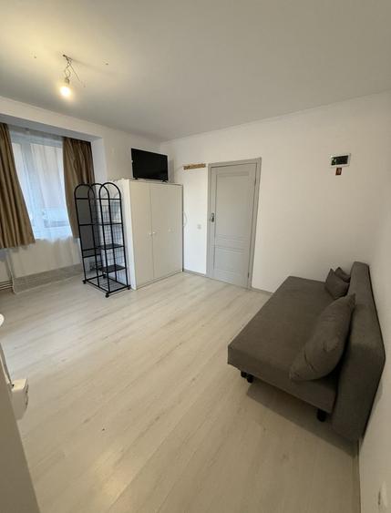 Garsonieră decomandată în Bucureștii Noi