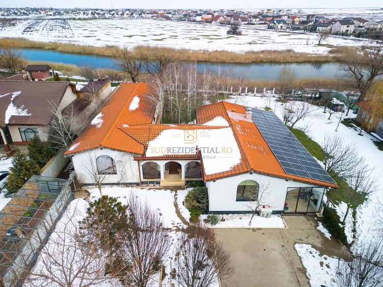 Resedinta spectaculoasa  – Vila exclusivista deschidere directa la lac - 1