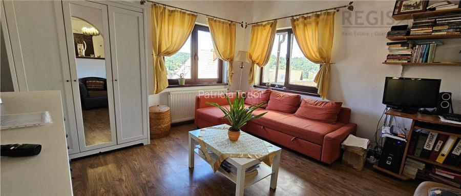 Casa cu curte Schei Casa cu curte Schei