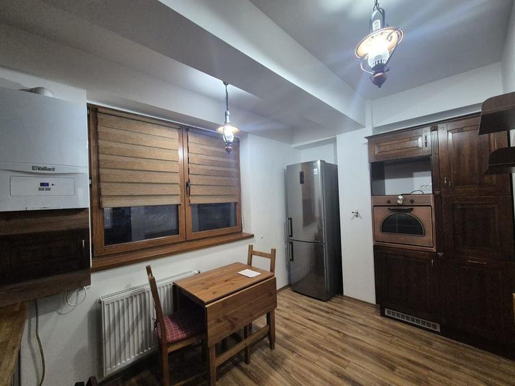 Bloc nou, sectiune mare, apartament 3 camere cu semineu, terasă mare si garaj - 15