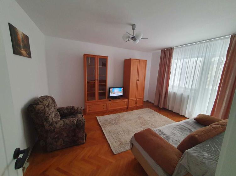 Inchiriez apartament 3 camere/UNIRII - 2