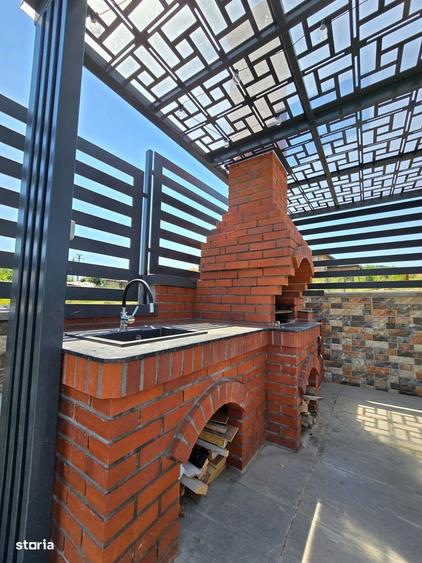 Casa cu piscina si garaj, 5 camere - 2