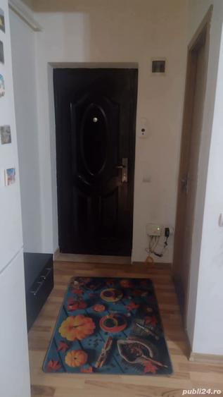 Vand apartament 3 camere mobilat cu parcare - 8