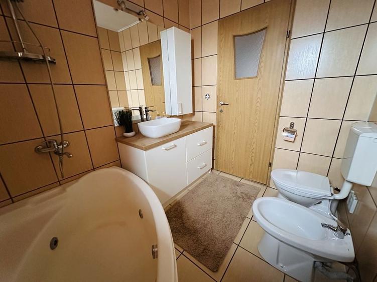 Propietar vand apartament 3 camere , 70 mp zona Vasile Aron - 8