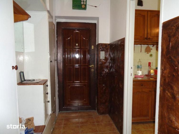 Apartament 2 camere PODGORIA etaj 2 geam la baie, bloc de caramida - 3