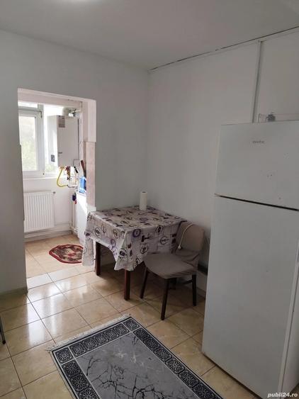 Proprietar ofer apartament curat centrala proprie bloc stradal Soveja 98 Garantie 100 euro! - 3