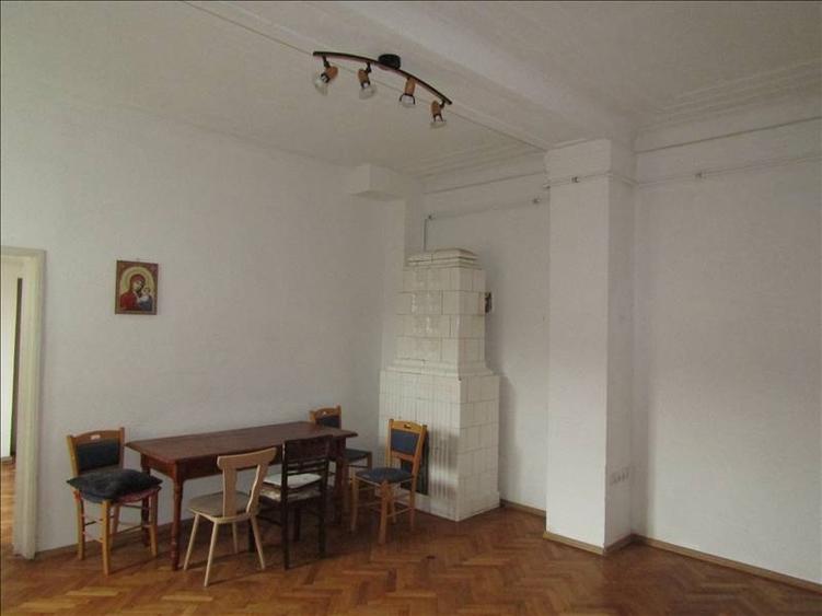 Casa singur in curte, central,  zona Stefan Cel Mare - 1