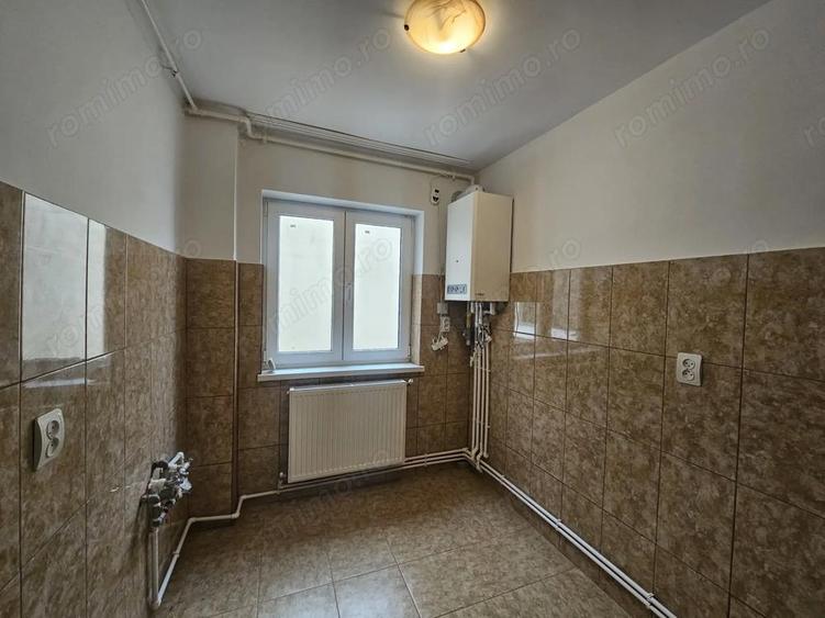 Apartament 2 camere, renovat, zona Liceul Traian - 9