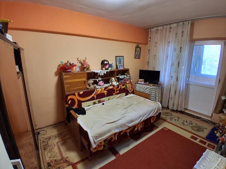 PACURARI OMV 3 CAMERE DECOMANDAT ET.3  70 MP BLOC 1985     COD 160597 - 6