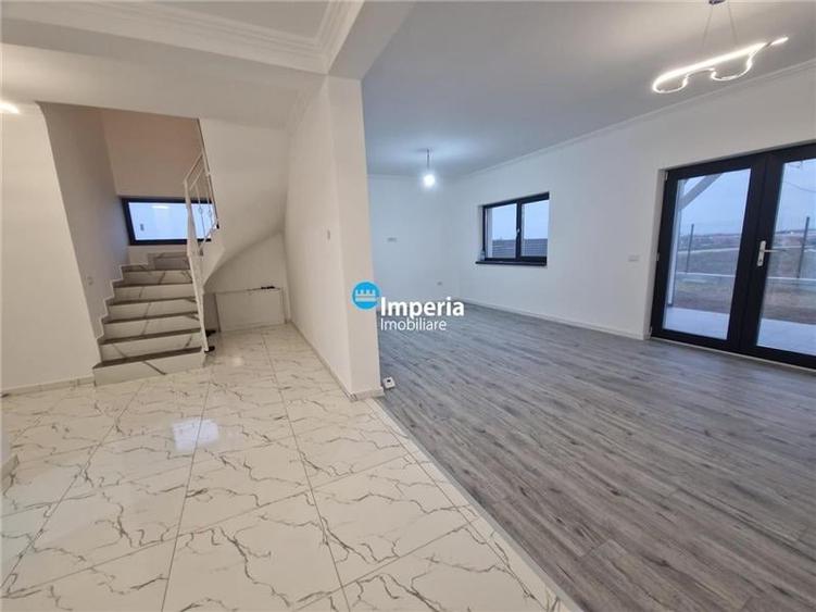 Vila P+E, 4 cam. Alin Automobile, 10 min de centru Miroslava - 2