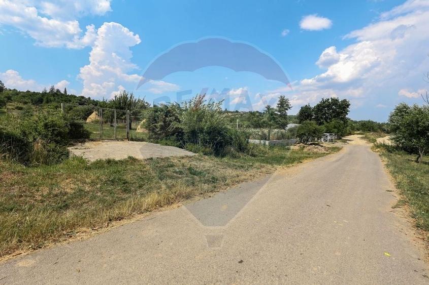 Teren cu priveliste Vulcan - 10