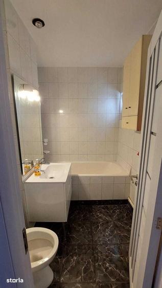 Apartament cu 3 camere decomandat în Tineretului