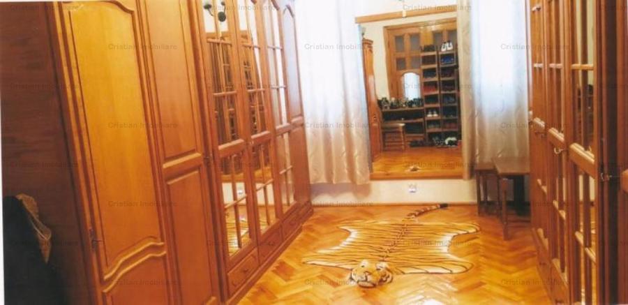 Vila DEOSEBITA, D+P+2, zona Ultracentrala - 4