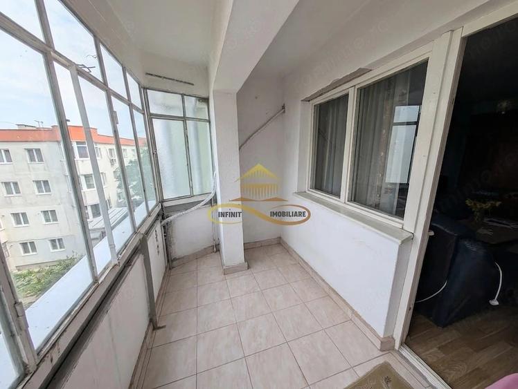 Apartament cu 3 camere decomandat în 9 Mai