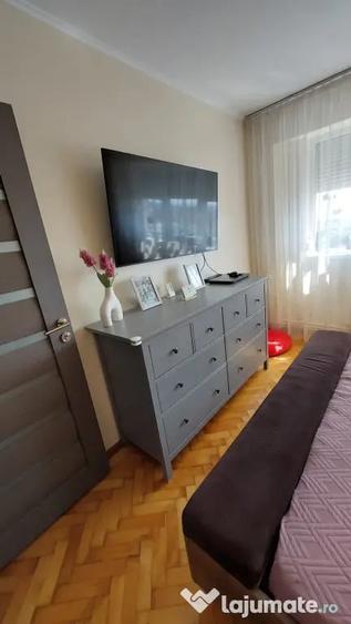 Apartament 3 camere, Vedere panoramica spre Mun?ii Macin si Podul peste Dunare - 10