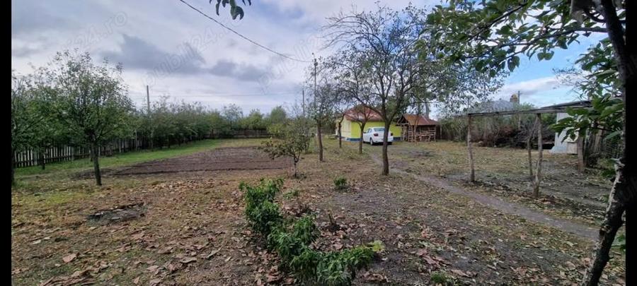 Vand 2 case ,comuna vartoape, 50 mp fiecare, teren 2000mp - 8