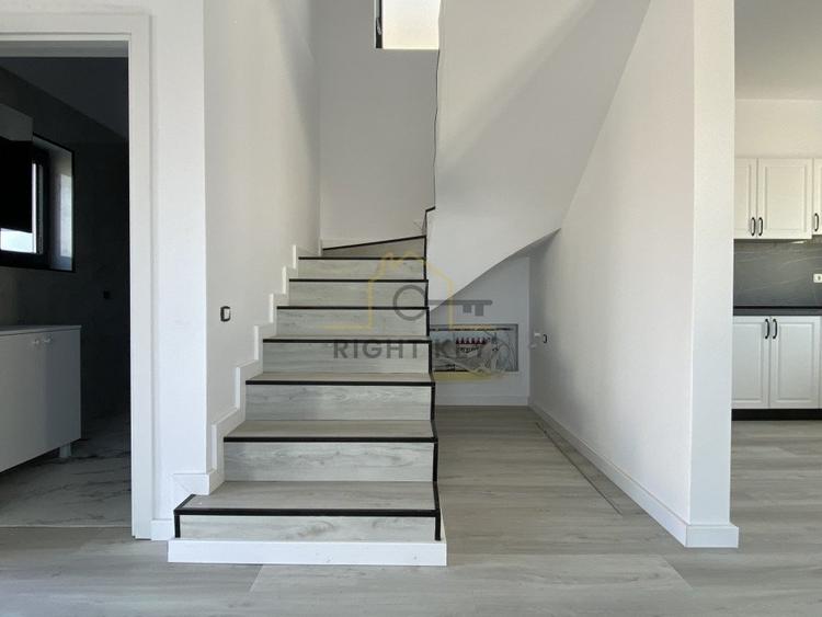 Mutare rapida! Vila 4 cam, 120mpu, pompa caldura, panouri! Comision 0% - 15