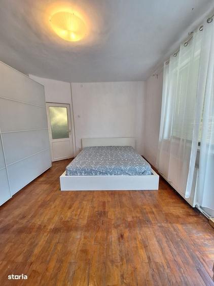 Apartament cu 3 camere în Rosetti