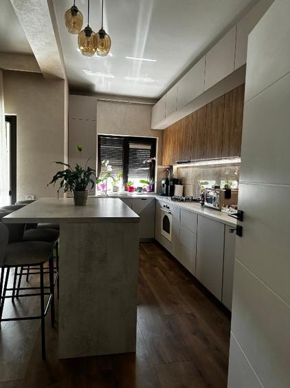 PARCARE PROPRIE, DORMITOR MOCHETA, BALCON TRIPAN, LINGURI, LENJERII, ACCESORII D - 5