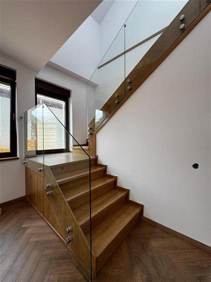 Duplex cu 4 camere cu Canalizare în Gruia