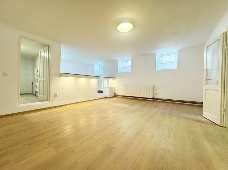 Apartament la demisol 60 mp utili - Str Einstein - Central - 2