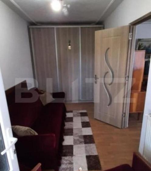 Apartament de vanzare, cu 3 camere, 56 mp, zona Micro 5 - 4
