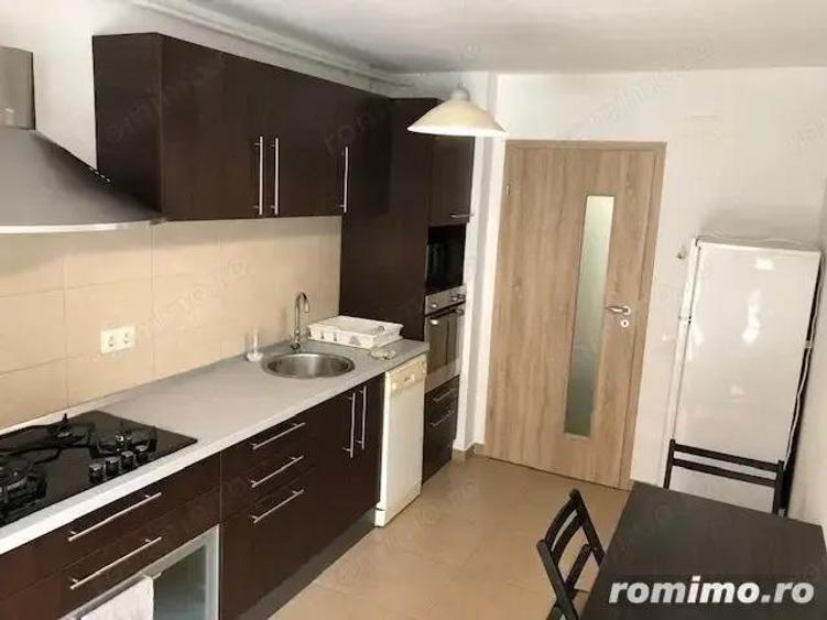 1 camera situat in Piata 700 - 3