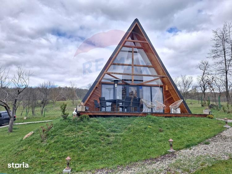 Casa / Vila cu 3 camere de vanzare - 1