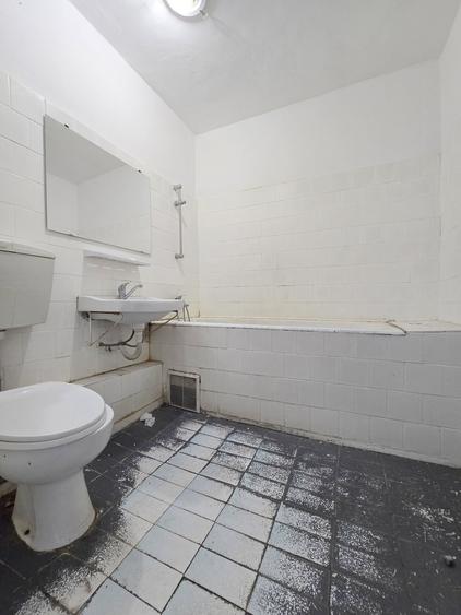 Lacul Tei - Parcul Circului, bloc 1979 - 7