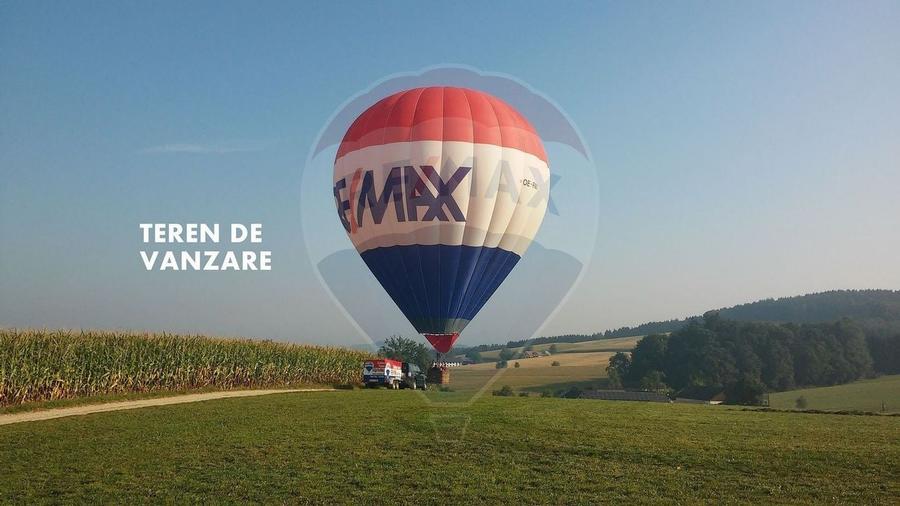 Teren in Sanleani, langa drumul principal - 1