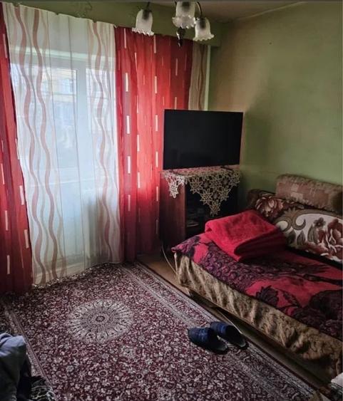 Apartament cu 4 camere decomandat în Grigorescu