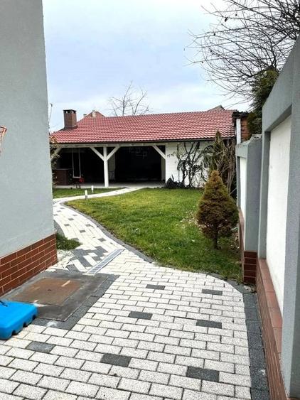 Casă cu Teren 283 Mp în Lupeni