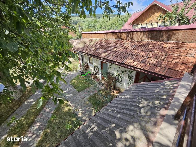 Casă cu 7 camere cu Teren 907 Mp în Hemeiuș