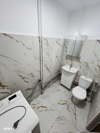 Apartament cu 3 camere decomandat, mobilat în Tei