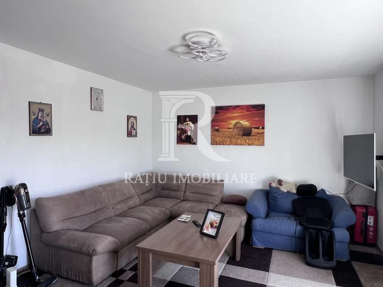 Apartament cu 2 camere semidecomandat, mobilat în Nufărul