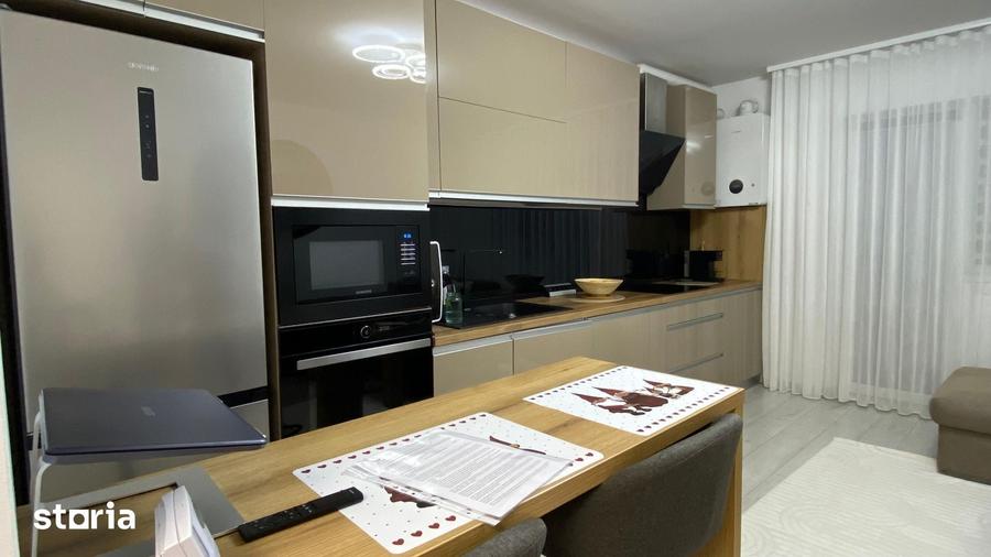 Apartament cu 3 camere semidecomandat în Lazaret